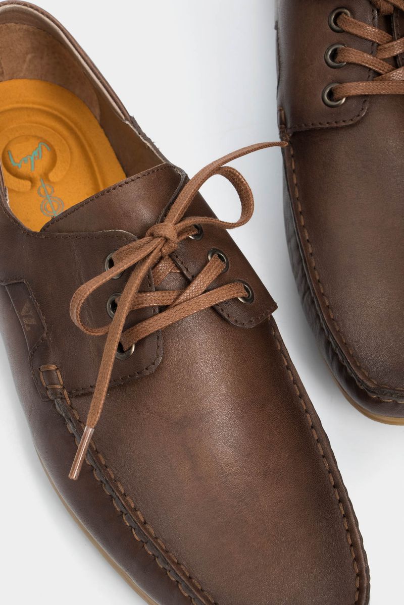Zapatos-de-cuero-con-cordones