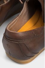 Zapatos-de-cuero-con-cordones