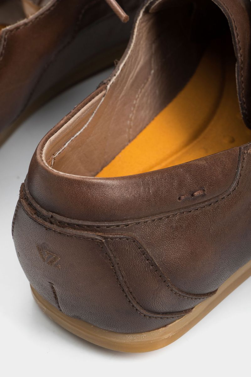 Zapatos-de-cuero-con-cordones