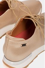 Zapatos-con-cordones-de-cuero