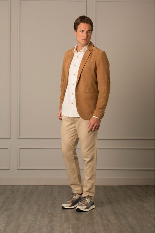 Men’s Semi-Fitted Niger Suede Blazer in Honey