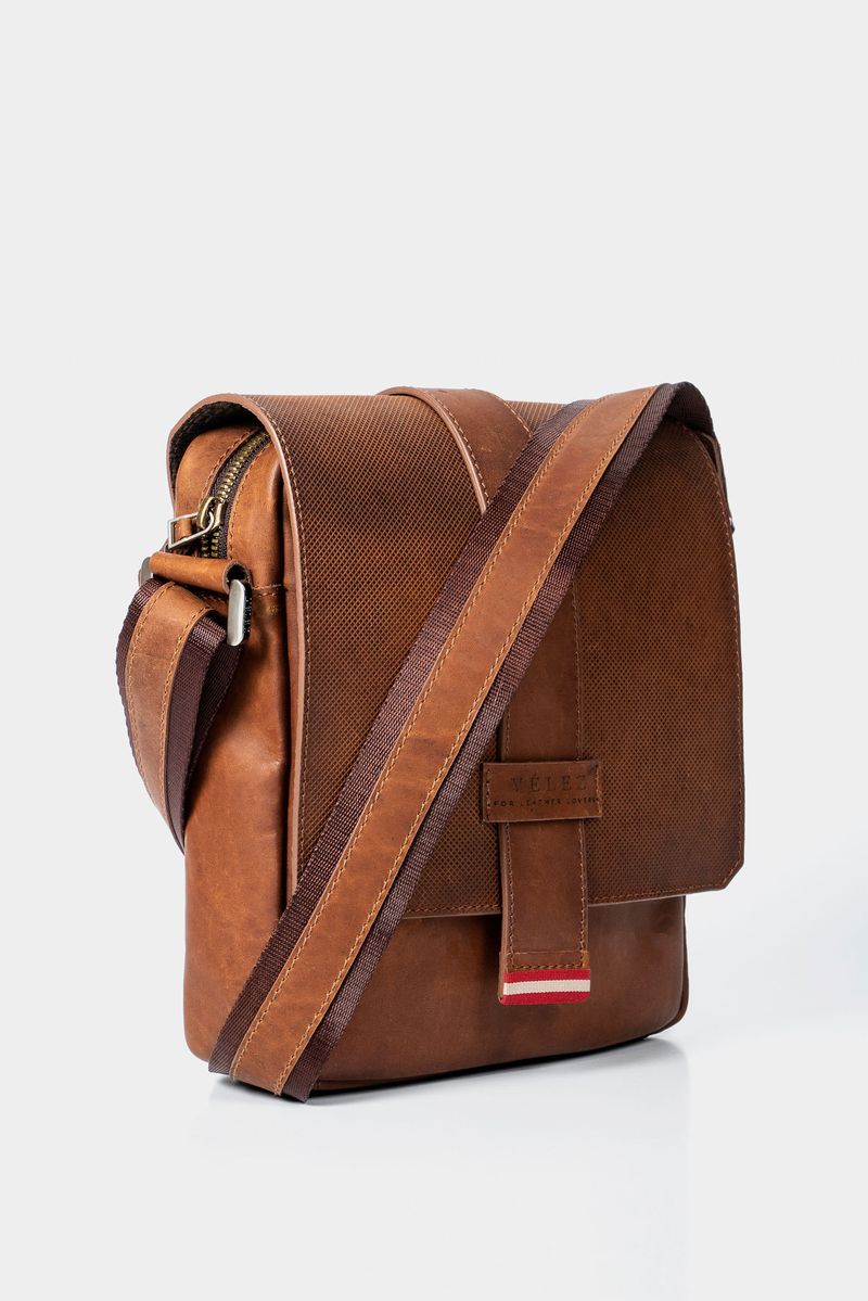 Bolso-manos-libres-de-cuero