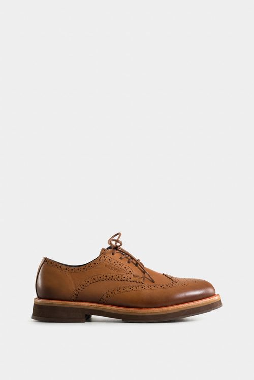 Brogue Leather Shoes for Men with Traditional Cuts