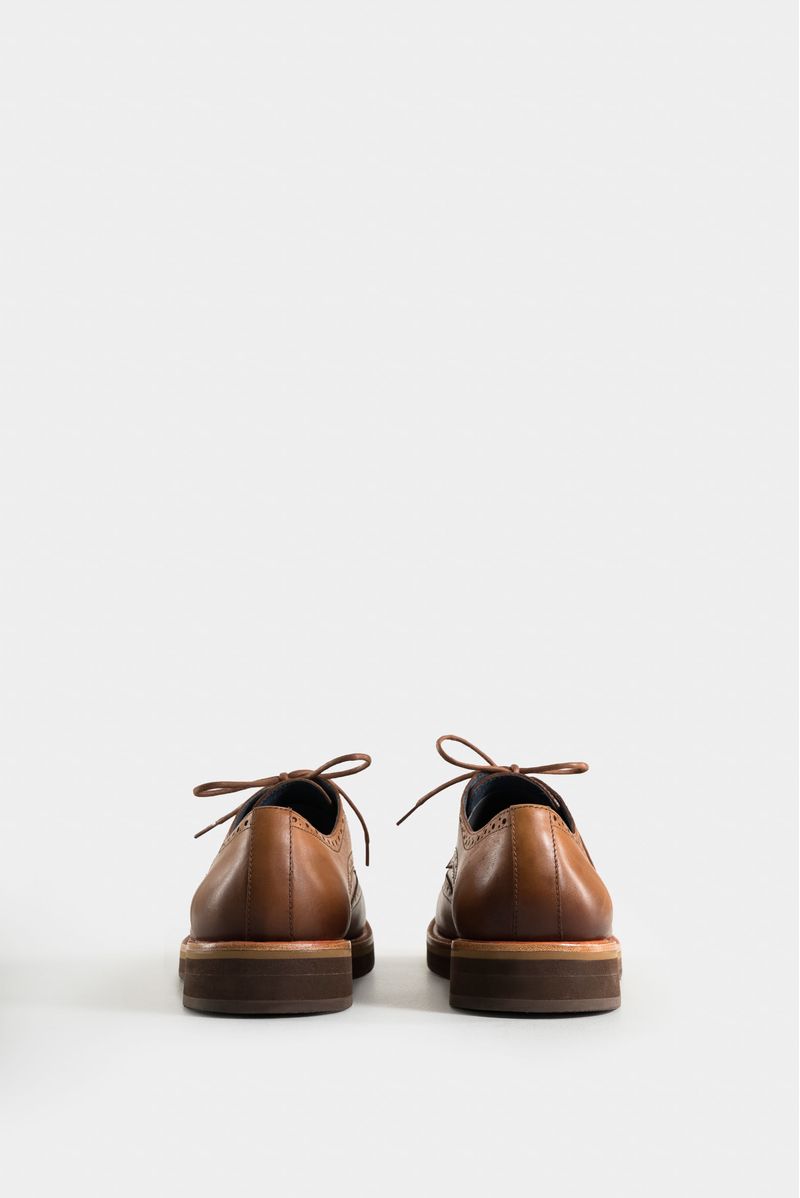 Brogue Leather Shoes for Men with Traditional Cuts Brogue Leather Shoes for Men with Traditional Cuts