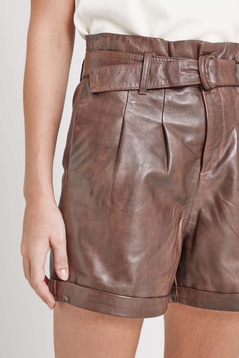 Short-de-cuero