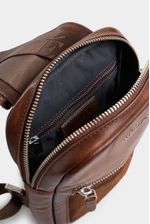 Bolso-manos-libres-de-cuero