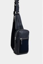 Bolso-manos-libres-de-cuero
