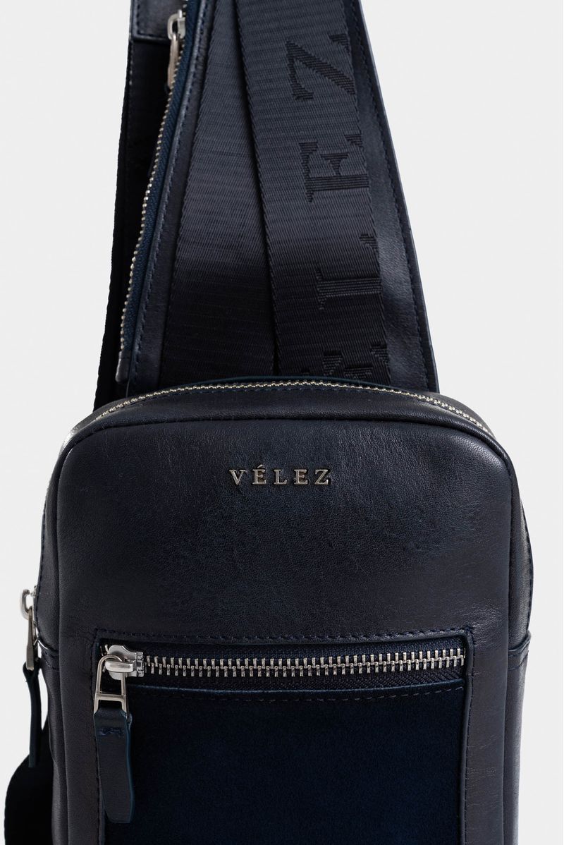 Bolso-manos-libres-de-cuero