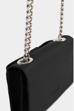 Bolso-manos-libres-de-cuero
