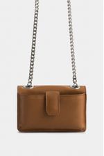 Bolso-manos-libres-de-cuero