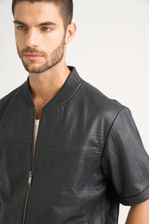 Camisa-de-cuero