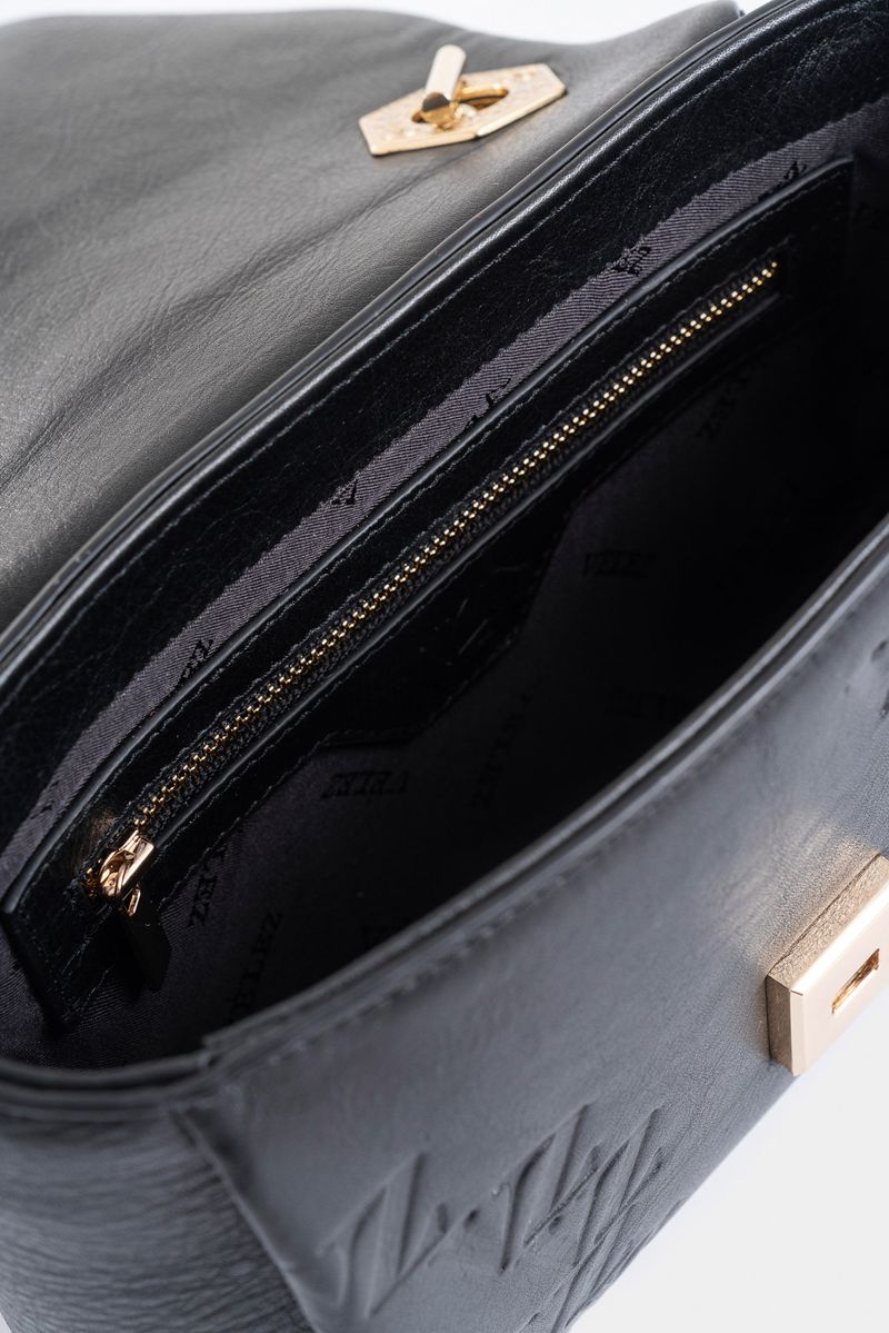 Bolso-manos-libres-de-cuero