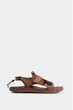 Sandalias-planas-de-cuero
