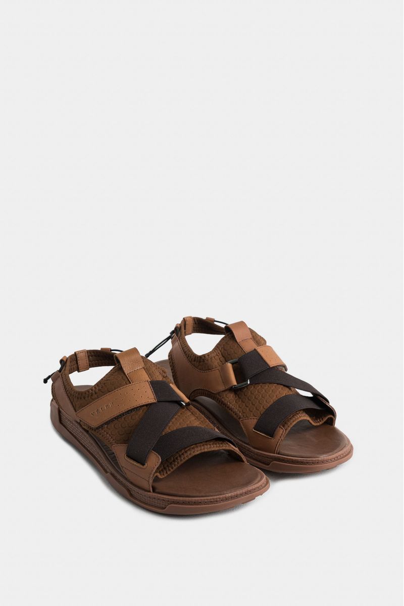 Sandalias-planas-de-cuero