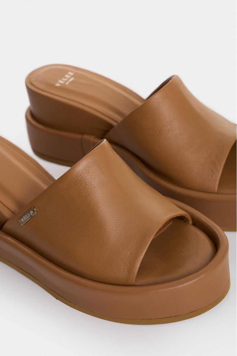 Sandalias-plataforma-de-cuero