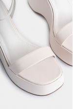 Sandalias-plataforma-de-cuero