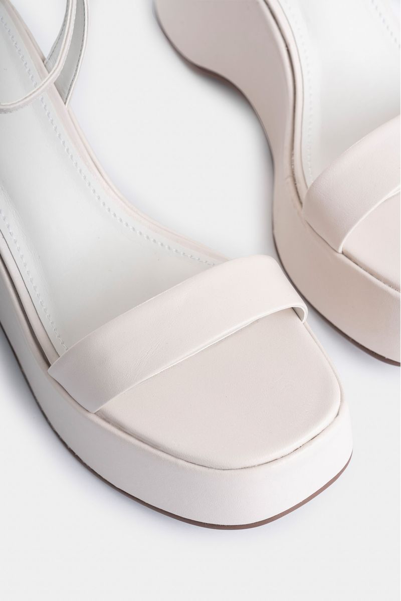 Sandalias-plataforma-de-cuero