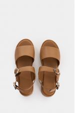 Sandalias-plataforma-de-cuero