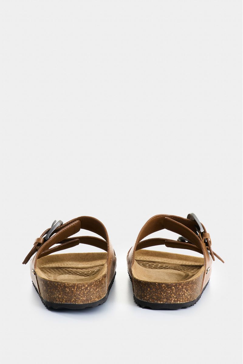 Sandalias-planas-de-cuero
