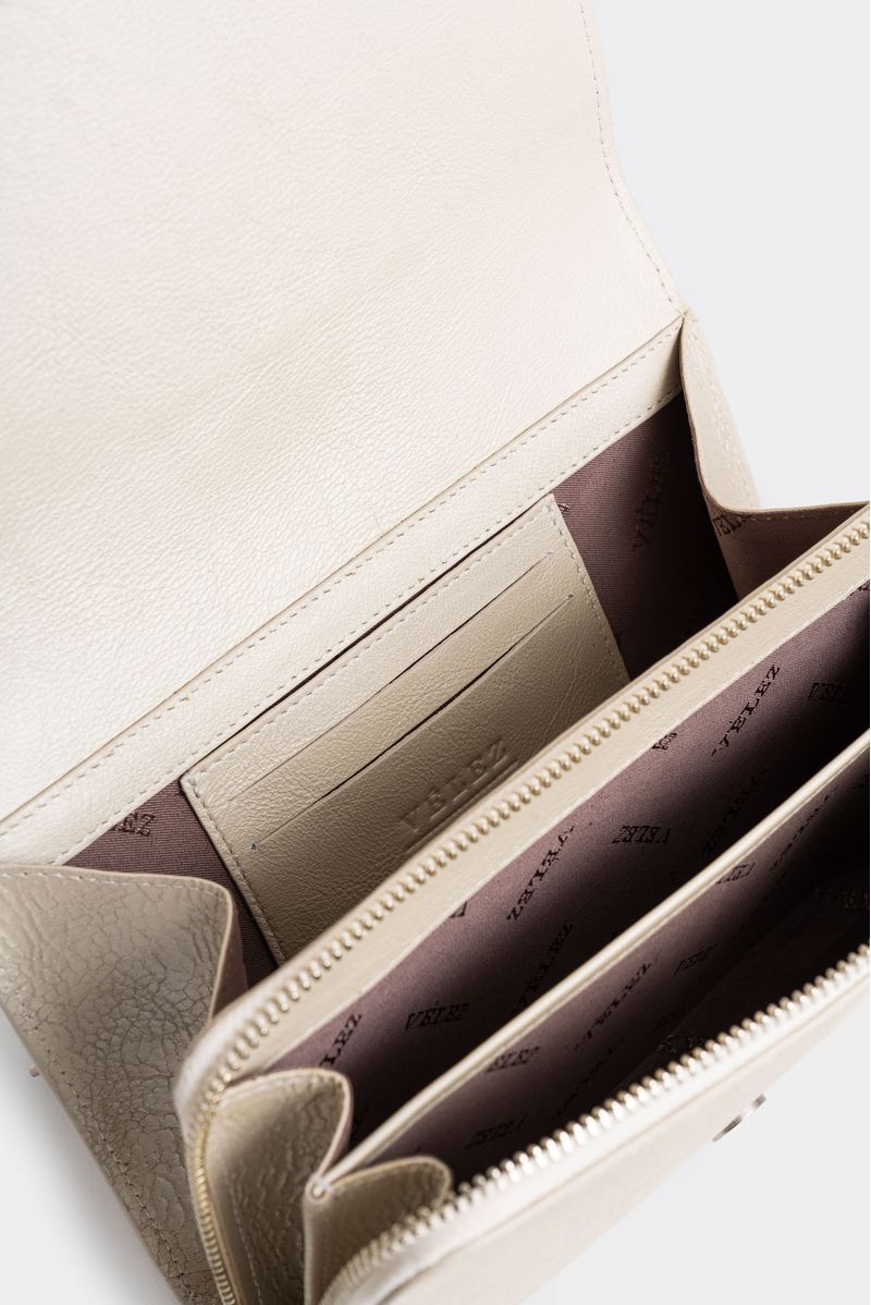 Bolso-manos-libres-de-cuero