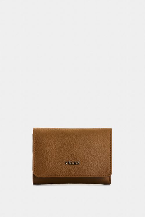 Small leather wallet for women with clasp closure