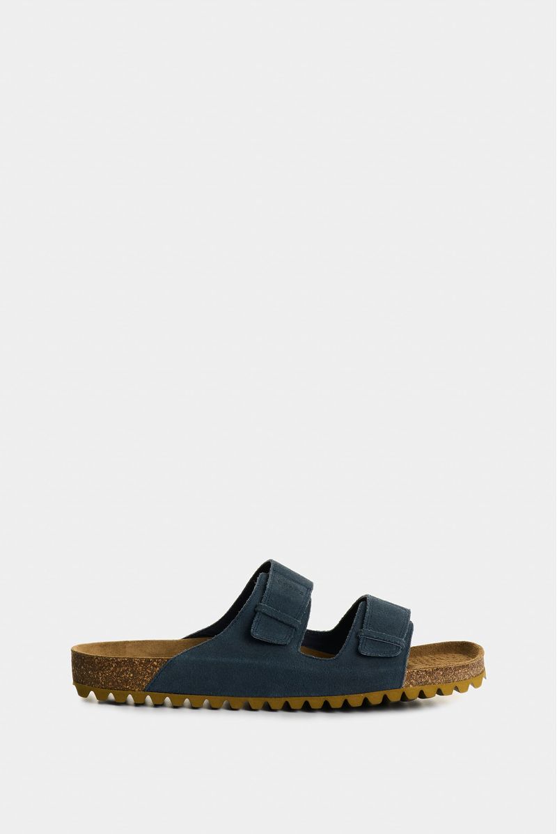 Sandalias-planas-de-cuero