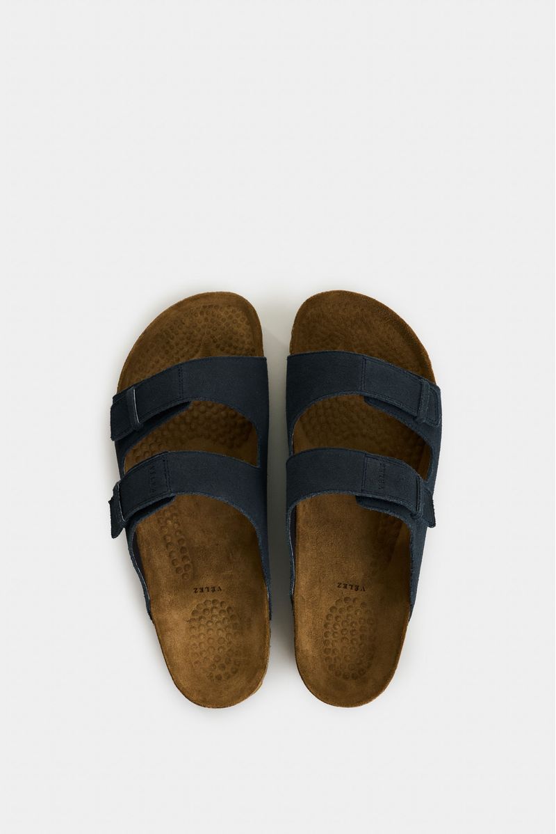 Sandalias-planas-de-cuero