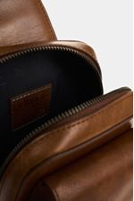 Bolso-manos-libres-de-cuero