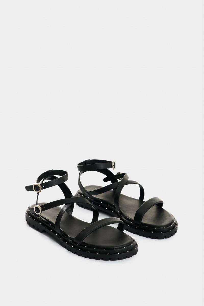 Sandalias-planas-de-cuero