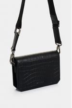 Bolso-manos-libres-de-cuero