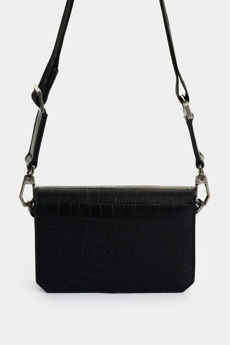 Bolso-manos-libres-de-cuero