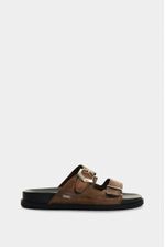 Sandalias-planas-de-cuero