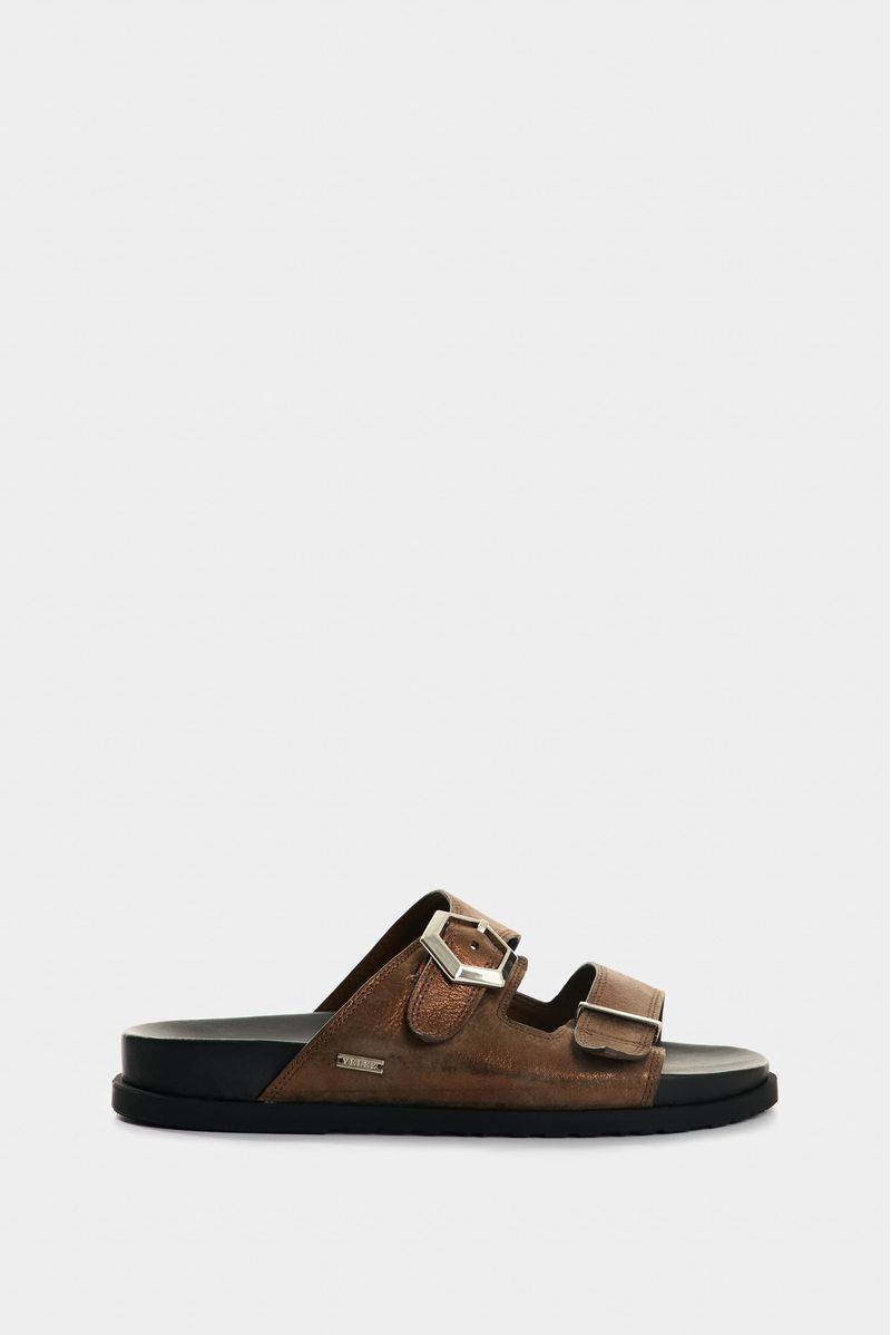 Sandalias-planas-de-cuero