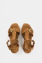 Sandalias-plataforma-de-cuero