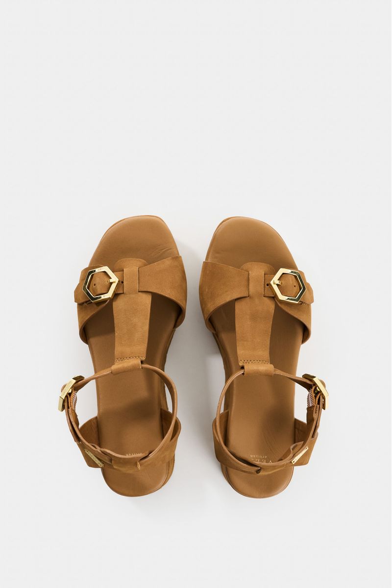 Sandalias-plataforma-de-cuero