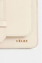 Bolso-manos-libres-de-cuero