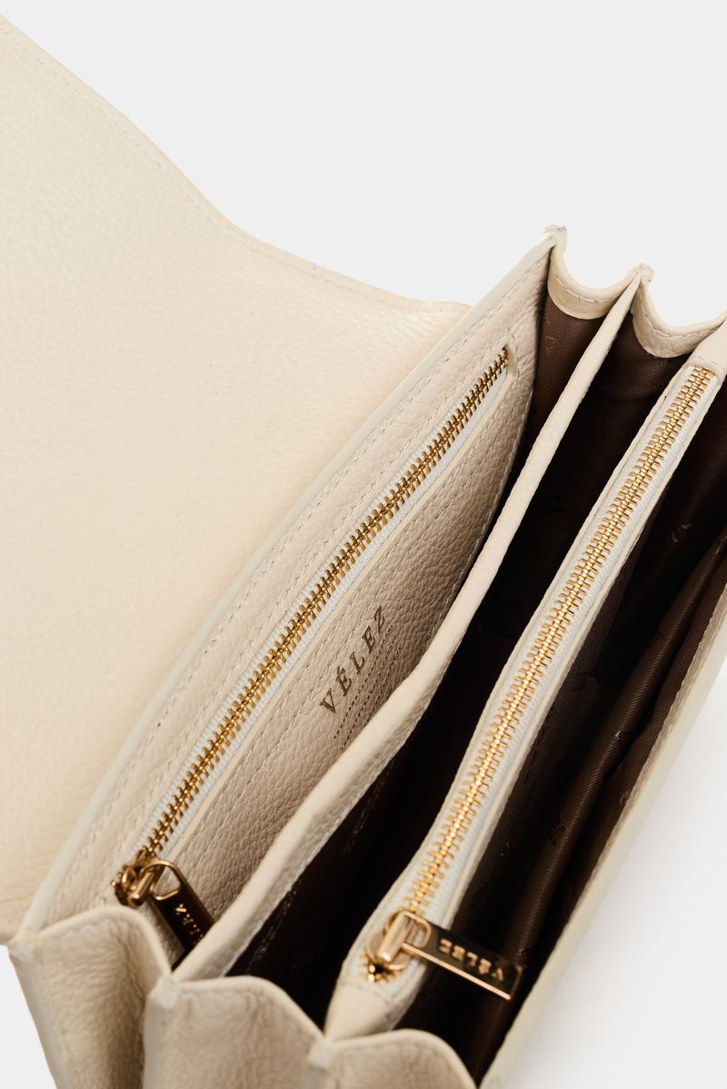 Bolso-manos-libres-de-cuero