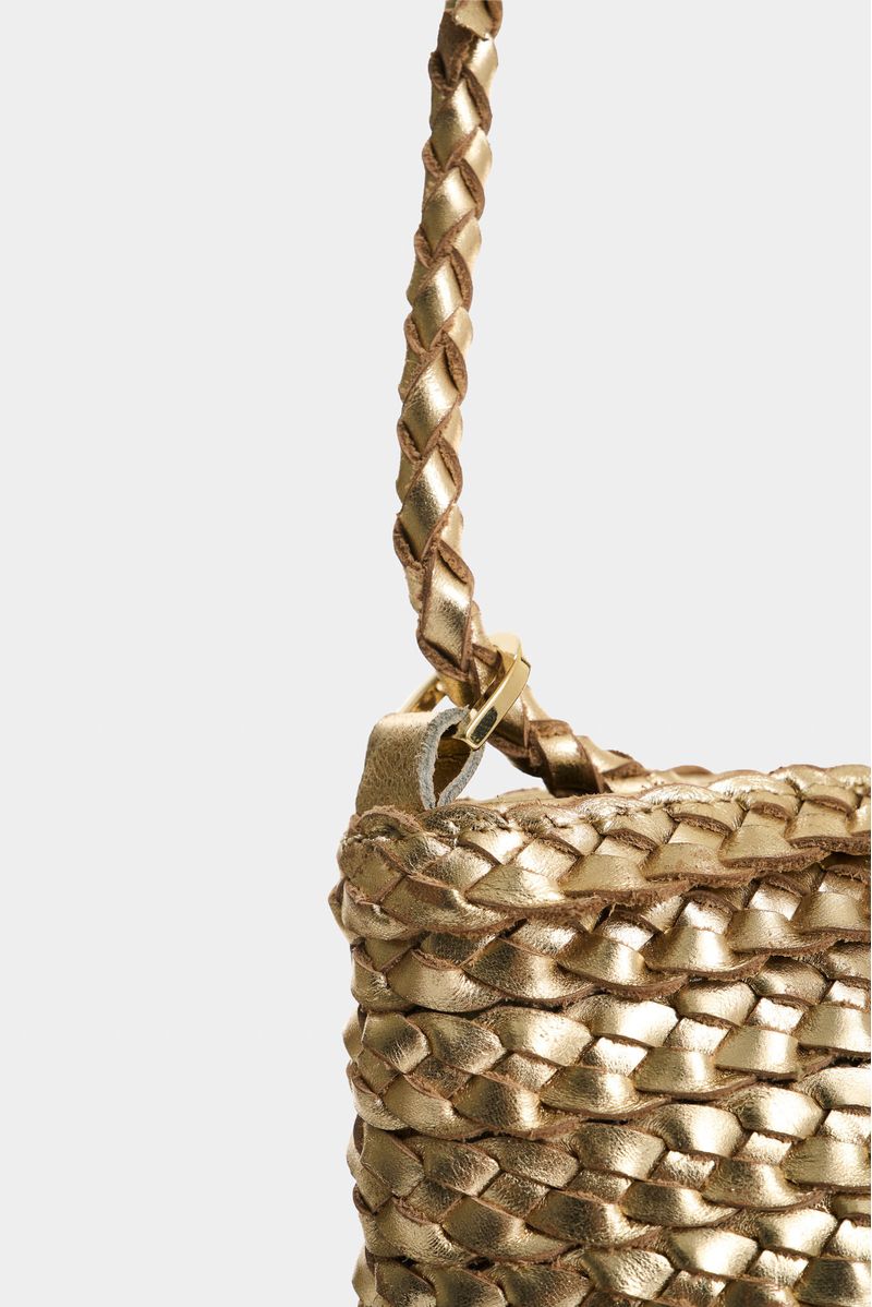Bolso-manos-libres-de-cuero